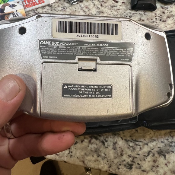 Game boy advance with carrying case. Full working condition - Picture 3 of 6